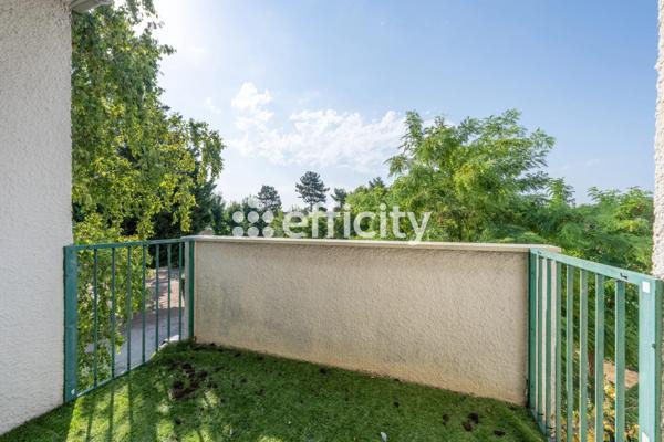 Appartement
         3 pièces
        - 82 m² 225 000 € *