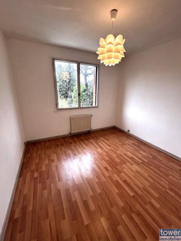 Maison
                                                                                                                                                                                                                                                                                                                        6 pièce(s)                                                                                                                                                                                                          5 chambre(s)                                                                                                                                                                                                          130  m²