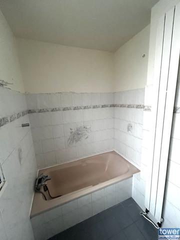 Maison
                                                                                                                                                                                                                                                                                                                        6 pièce(s)                                                                                                                                                                                                          5 chambre(s)                                                                                                                                                                                                          130  m²