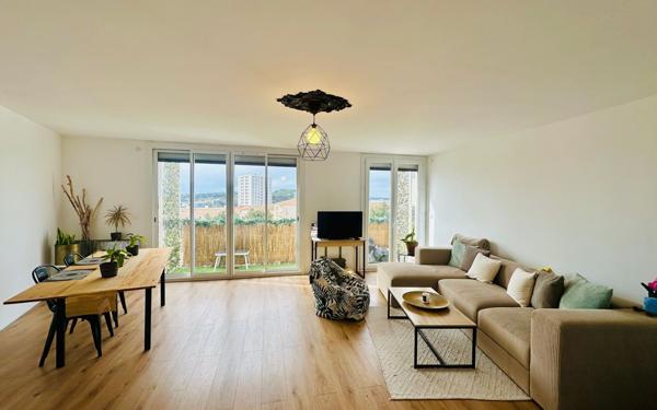 Appartement à vendre    3 pièces • 75,62 m2 Toulon