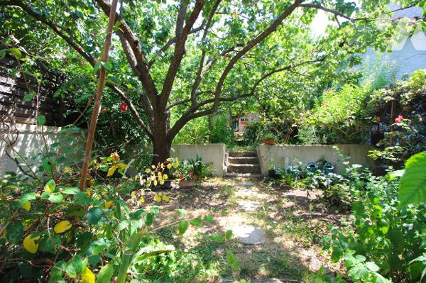 Jolie maison de 100m2 habitables (avec joli jardin et 2 terrasses) sur terrain de 403m2 aux CAMOINS