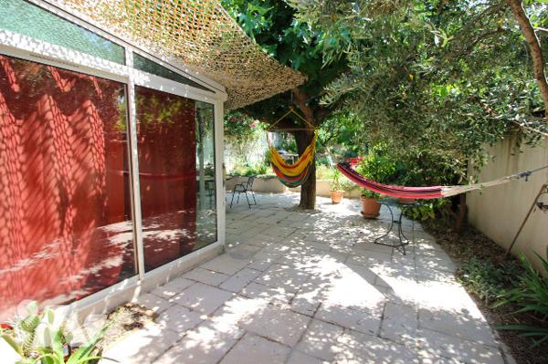 Jolie maison de 100m2 habitables (avec joli jardin et 2 terrasses) sur terrain de 403m2 aux CAMOINS