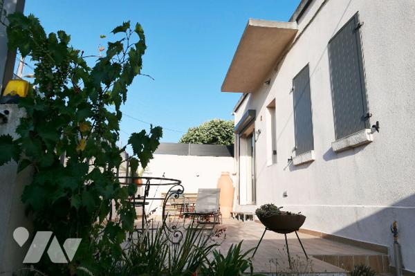 Jolie maison de 100m2 habitables (avec joli jardin et 2 terrasses) sur terrain de 403m2 aux CAMOINS