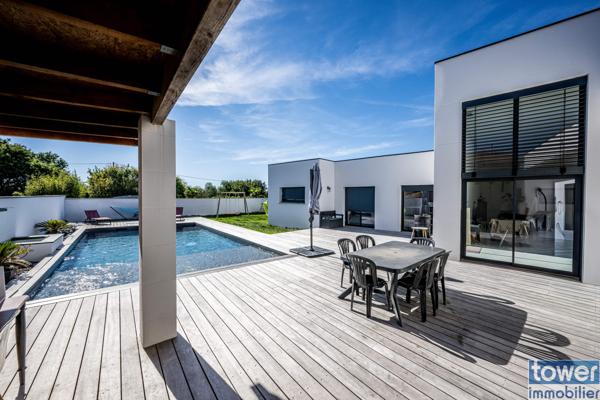 Maison
                                                                                                                                                                                                                                                                                                                        6 pièce(s)                                                                                                                                                                                                          4 chambre(s)                                                                                                                                                                                                          200  m²