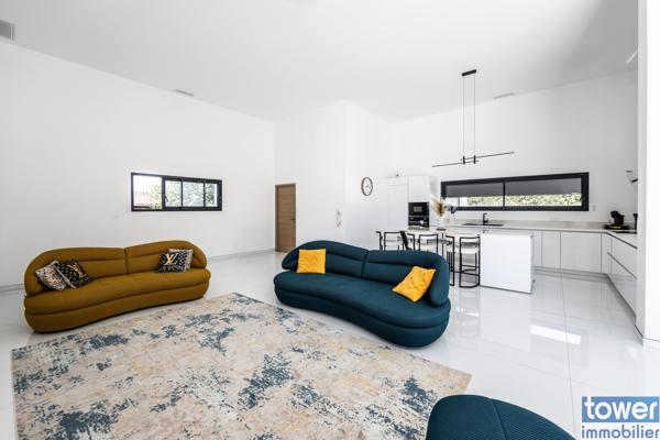 Maison
                                                                                                                                                                                                                                                                                                                        6 pièce(s)                                                                                                                                                                                                          4 chambre(s)                                                                                                                                                                                                          200  m²