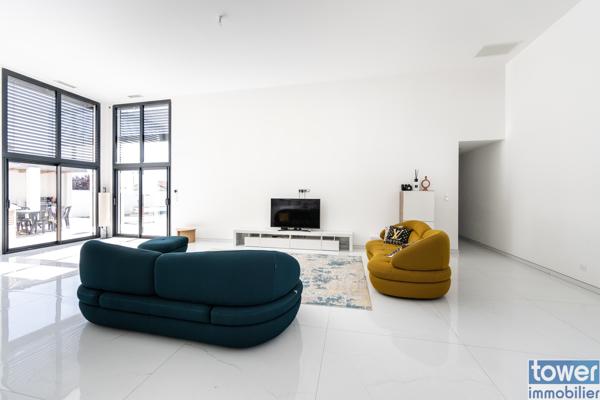 Maison
                                                                                                                                                                                                                                                                                                                        6 pièce(s)                                                                                                                                                                                                          4 chambre(s)                                                                                                                                                                                                          200  m²