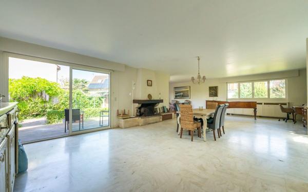 Maison à vendre    6 pièces • 179,68 m2 Gournay-sur-Marne