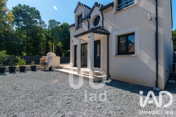 Maison à vendre 4 pièces 91,44 m² Épône