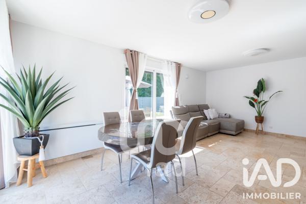 Maison à vendre 4 pièces 91,44 m² Épône