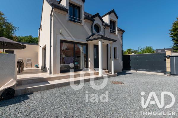 Maison à vendre 4 pièces 91,44 m² Épône