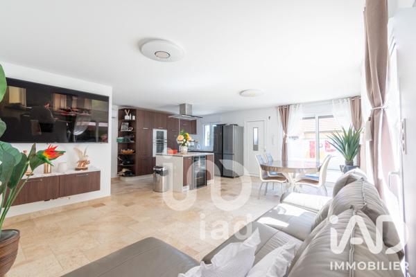 Maison à vendre 4 pièces 91,44 m² Épône