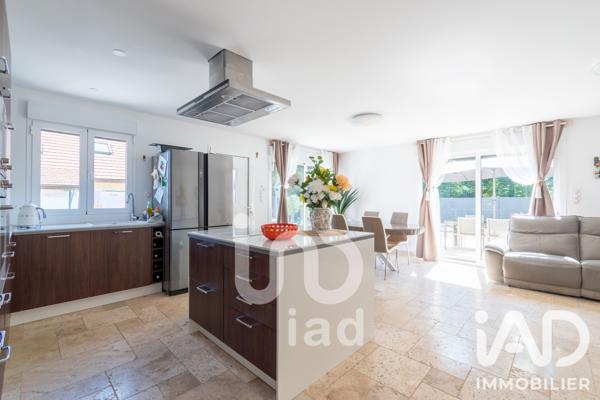 Maison à vendre 4 pièces 91,44 m² Épône