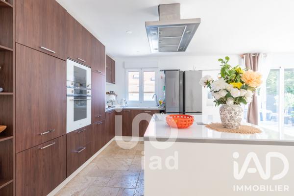 Maison à vendre 4 pièces 91,44 m² Épône