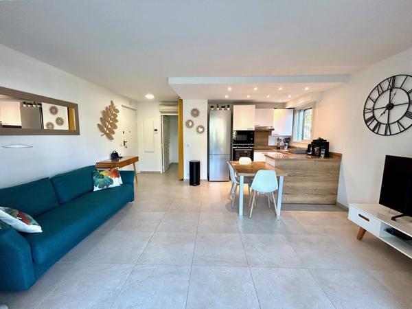 Juan-les-Pins – Centre-ville, 3 pieces en rez de jardin