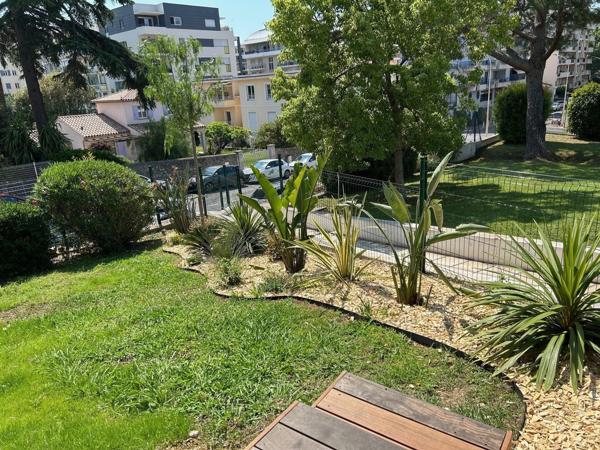 Juan-les-Pins – Centre-ville, 3 pieces en rez de jardin