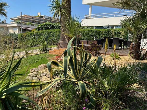 Juan-les-Pins – Centre-ville, 3 pieces en rez de jardin