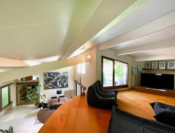 Spacieuse maison d' architecte, authentique et intemporelle