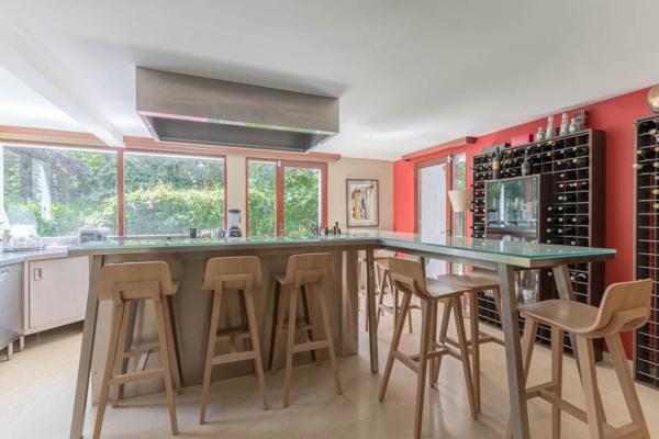 Spacieuse maison d' architecte, authentique et intemporelle