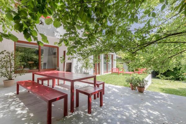 Spacieuse maison d' architecte, authentique et intemporelle