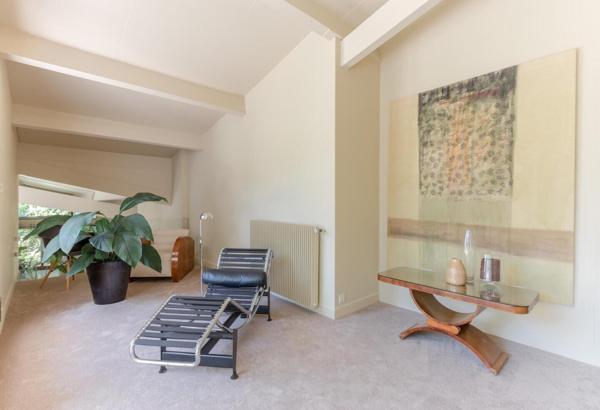 Spacieuse maison d' architecte, authentique et intemporelle