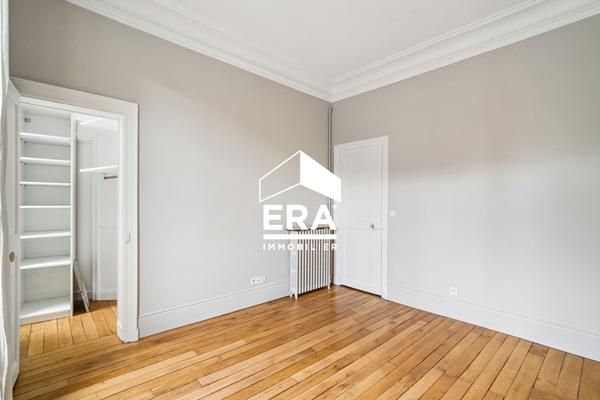 Appartement Parc Monceau 125.84 m2