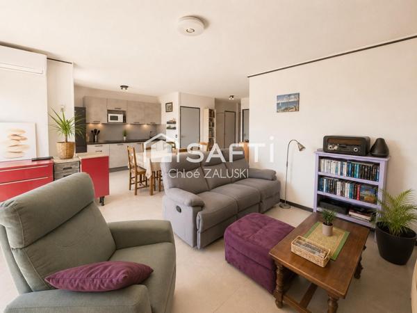 Appartement T3 dernier étage, piscine, vue dégagée