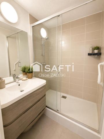 Appartement T3 dernier étage, piscine, vue dégagée