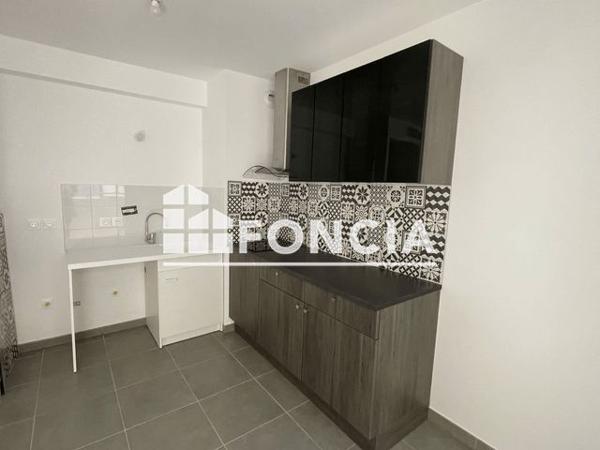 Location Studio 23.5 m² - 26 RUE ANDRE THEURIET Nice 06100