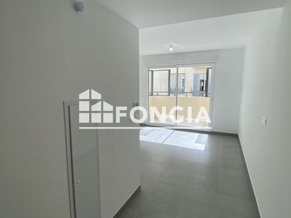 Location Studio 23.5 m² - 26 RUE ANDRE THEURIET Nice 06100