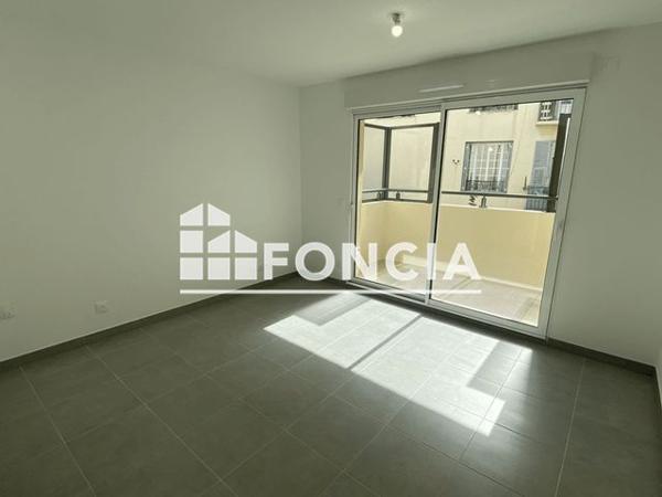 Location Studio 23.5 m² - 26 RUE ANDRE THEURIET Nice 06100