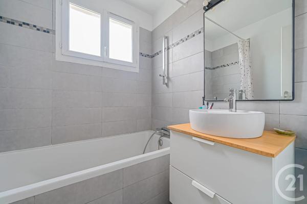 Appartement F3 à vendre  3 pièces - 58,84 m 2   PARIS  - 75012