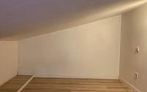 Appartement à louer    2 pièces • 30 m2 Nîmes