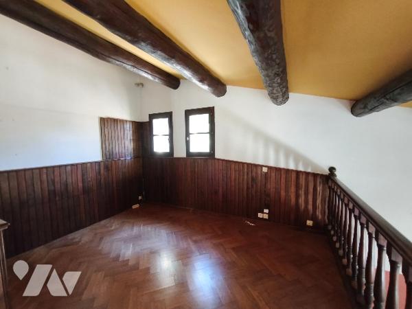 Villa avec piscine sur terrain 2434 m² avec oliviers