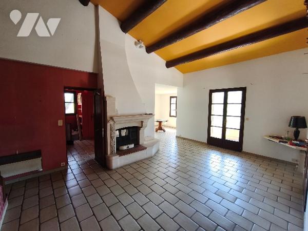 Villa avec piscine sur terrain 2434 m² avec oliviers