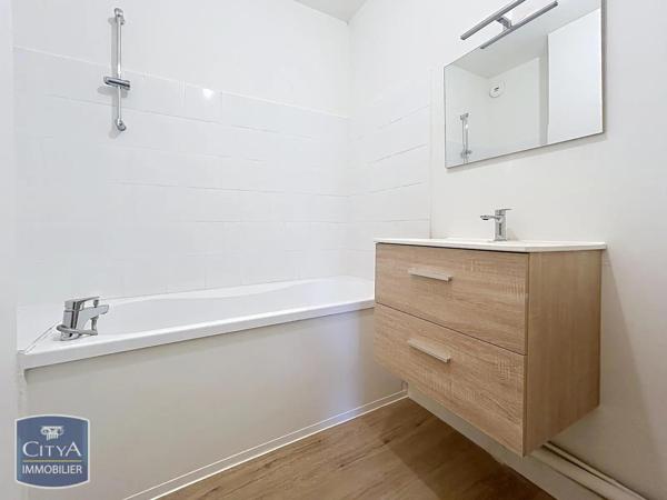 Appartement à louer 3 pièces 64m² Nîmes (30000)