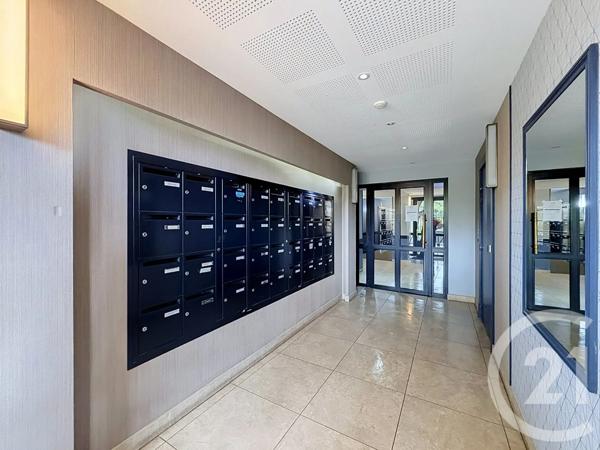 Appartement F3 à vendre  3 pièces - 50 m 2   MONTFERMEIL  - 93