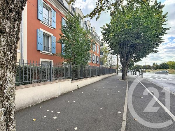 Appartement F3 à vendre  3 pièces - 50 m 2   MONTFERMEIL  - 93