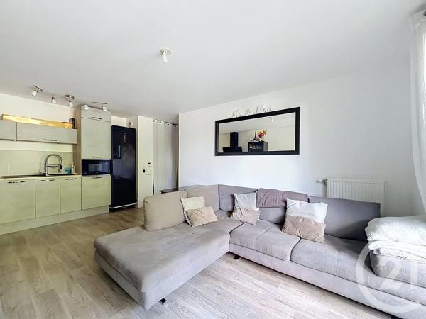 Appartement F3 à vendre  3 pièces - 50 m 2   MONTFERMEIL  - 93