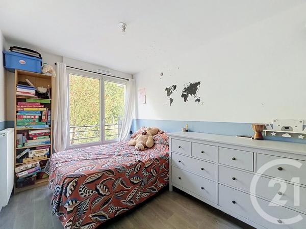 Appartement F3 à vendre  3 pièces - 50 m 2   MONTFERMEIL  - 93