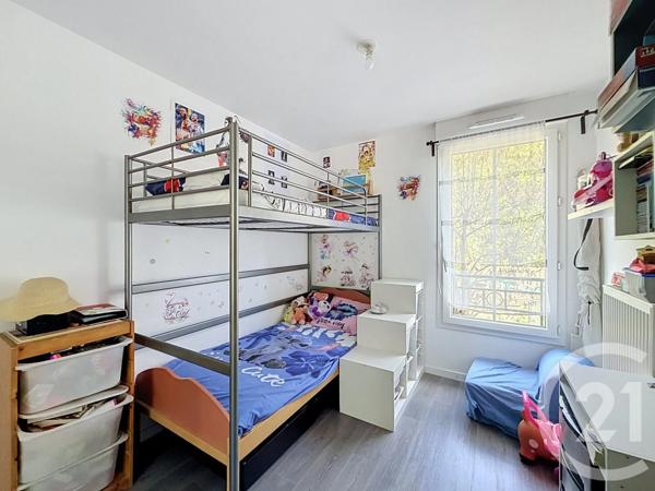 Appartement F3 à vendre  3 pièces - 50 m 2   MONTFERMEIL  - 93