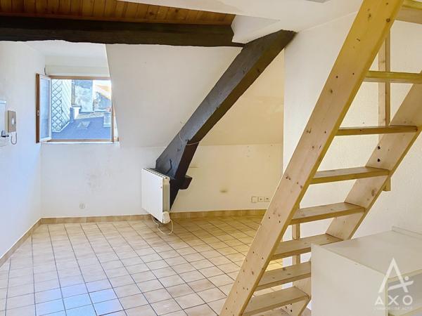 Studio mansardé avec mezzanine - 18,44 m2 en centre-ville de Tarbes