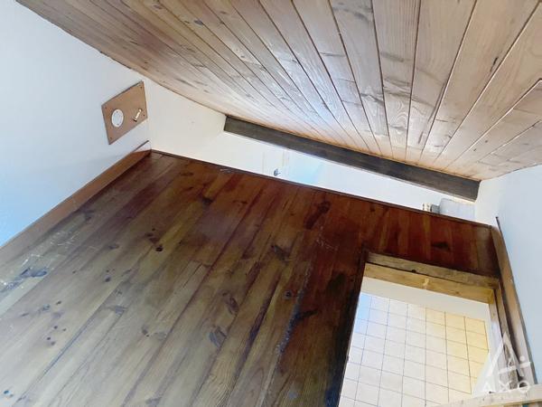 Studio mansardé avec mezzanine - 18,44 m2 en centre-ville de Tarbes