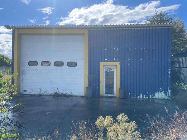A VENDRE - MAYENNE - LOCAL D'ACTIVITE de 150 m² sur terrain de 1 343 m² , Mayenne A VENDRE - MAYENNE - LOCAL D'ACTIVITE de 150 m² sur terrain de 1 343 m² , Mayenne