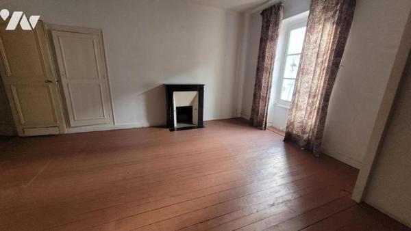 PRECIGNE-MAISON DE BOURG A RENOVER-REF:VDL2072