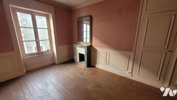 PRECIGNE-MAISON DE BOURG A RENOVER-REF:VDL2072