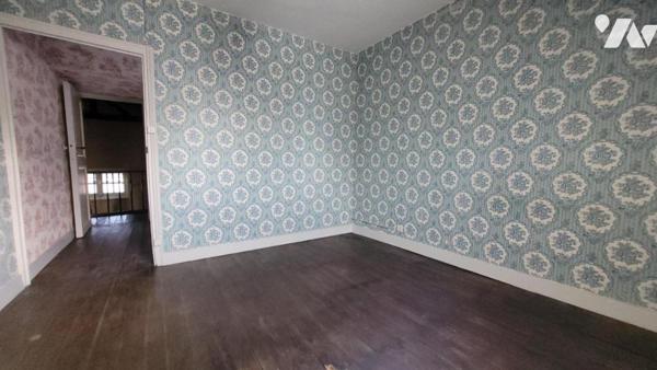 PRECIGNE-MAISON DE BOURG A RENOVER-REF:VDL2072