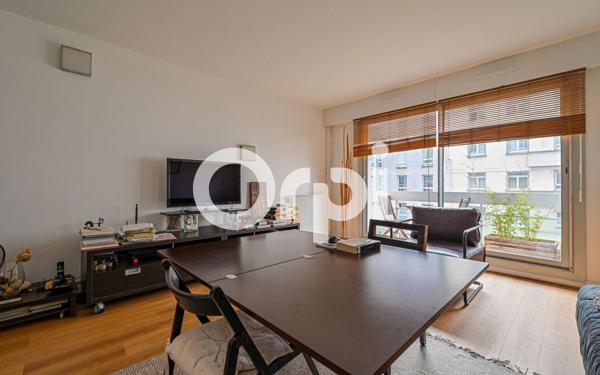 Appartement à vendre    3 pièces • 76 m2 Paris 11