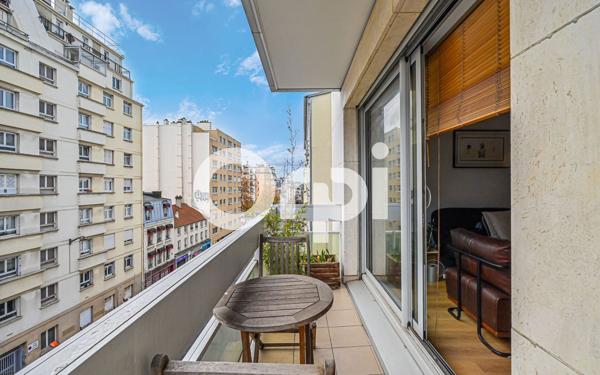 Appartement à vendre    3 pièces • 76 m2 Paris 11