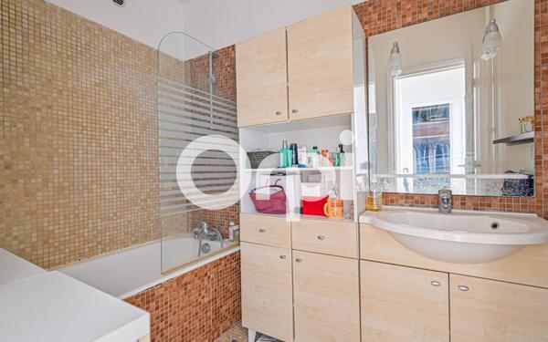 Appartement à vendre    3 pièces • 76 m2 Paris 11