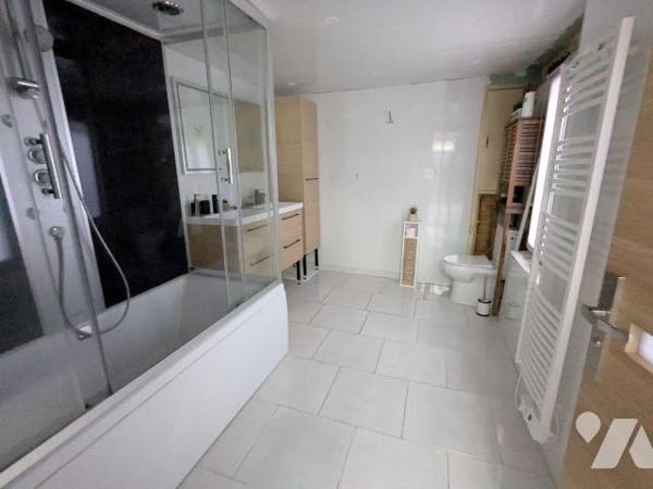 A VENDRE - Pas-de-Calais - AUXI LE CHATEAU - MAISON DE VILLE RENOVEE 84m² HAB. 2 CHAMBRES AVEC ...